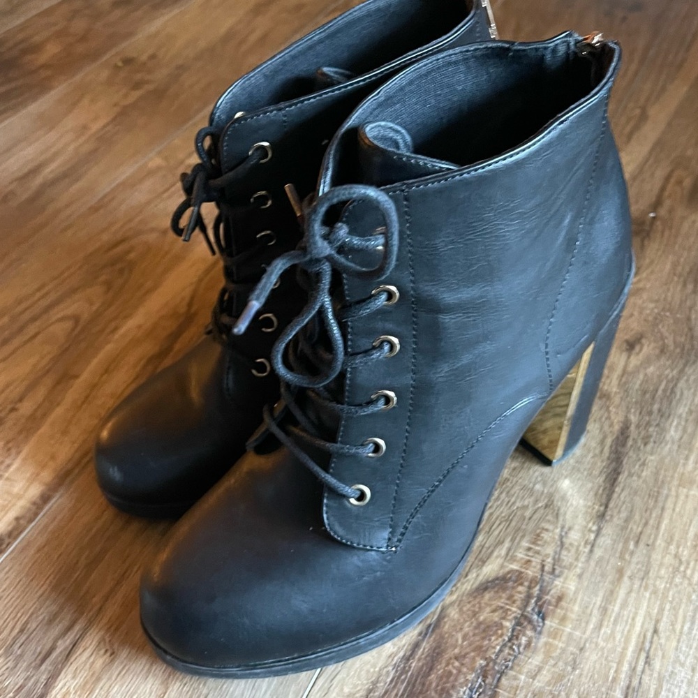 Black and gold Torrid boots Sz 11